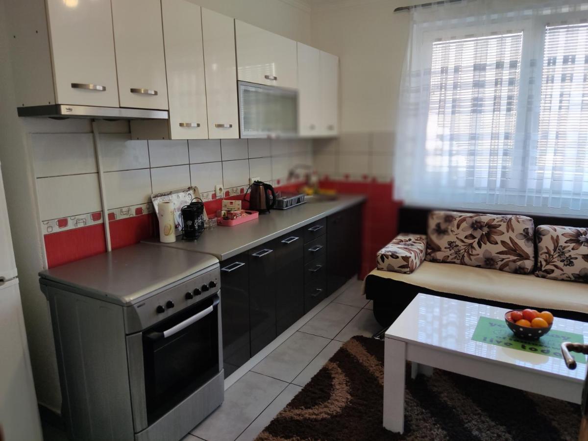 Apartmani Sarah טוזלה מראה חיצוני תמונה
