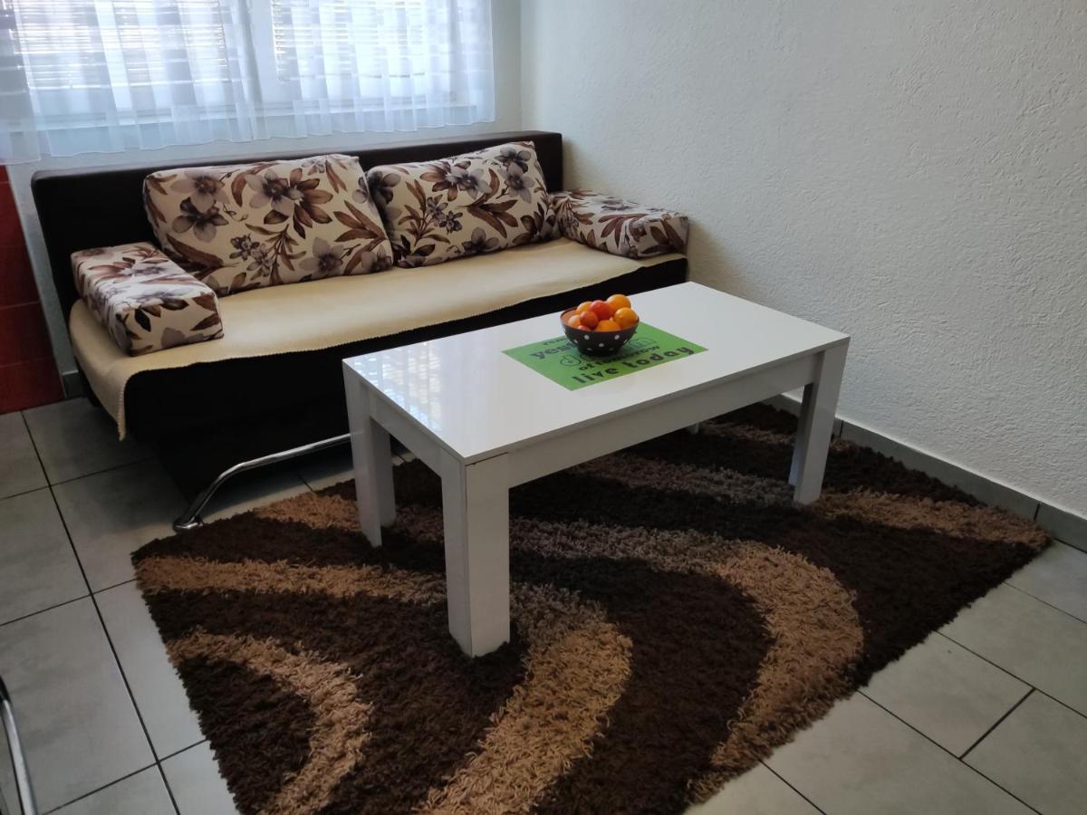Apartmani Sarah טוזלה מראה חיצוני תמונה