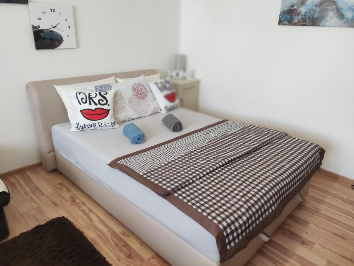 Apartmani Sarah טוזלה מראה חיצוני תמונה